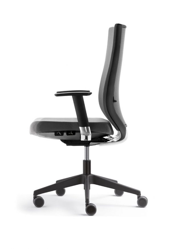 EBEN_SLIDING-SEAT