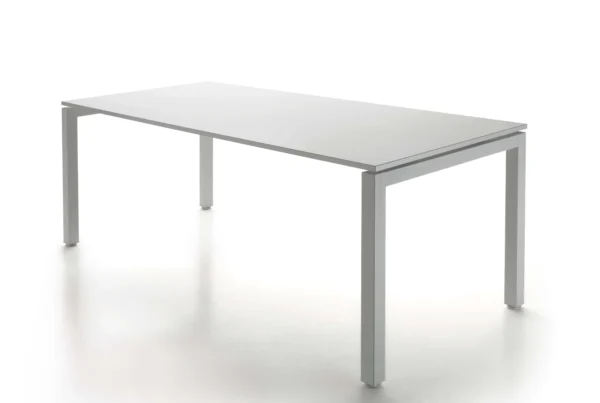 F25_DESK_01