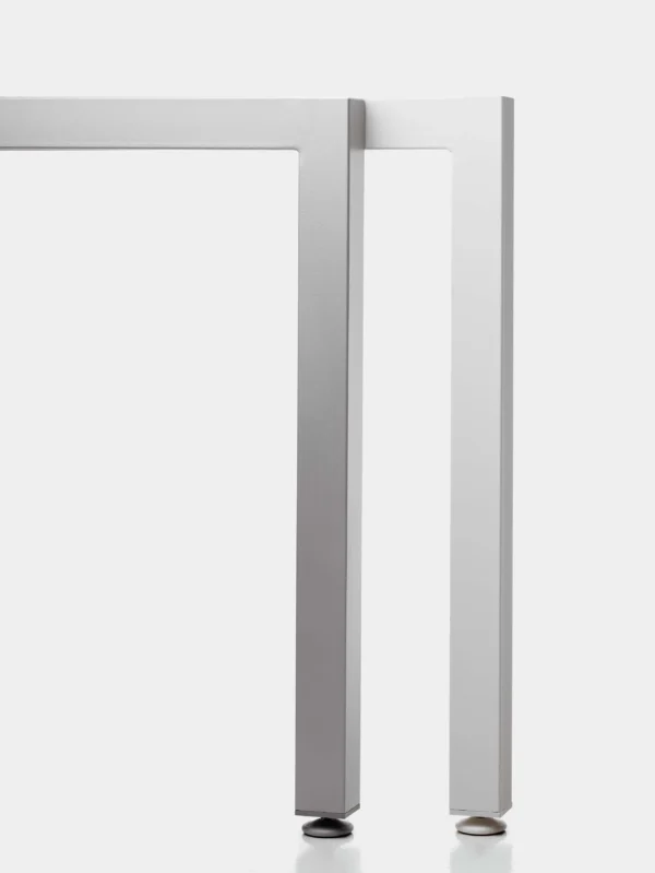 F25_LEG